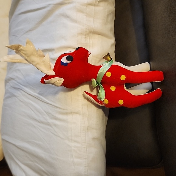 Everything Christmas Hanging Banner with bonus freestanding Reindeer - Picture 6 of 11